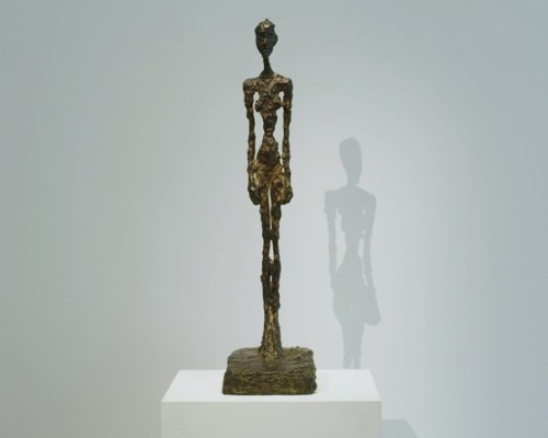 Alberto Giacometti: Maestru modernist al formei alungite