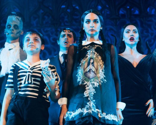 Cum a inspirat familia Addams moda în spectacole