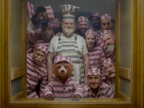 o scena din Paddington 2, o alegere buna pentru cele mai bune filme pentru copii