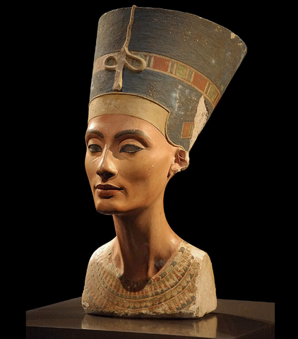 Bust Nefertiti (Anul: 1345 i.Hr.)