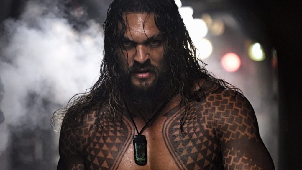 imaginea lui Jason Momoa ca Aquaman