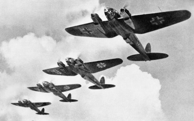 Avioane britanice pe cer