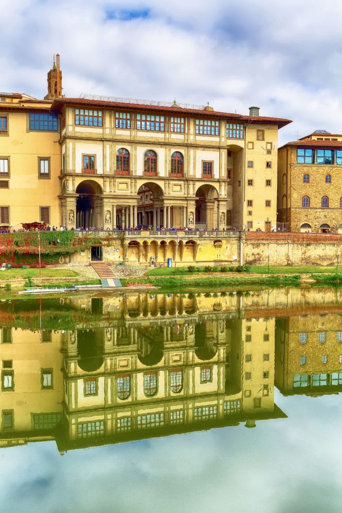 vedere a fatadei Galeriei Uffizi