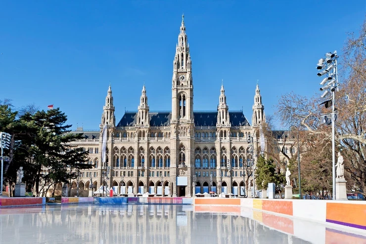 patinoarul din fata Primariei