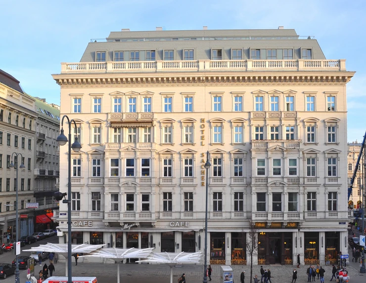 Hotelul Sacher, care gazduieste celebra cafenea Sacher