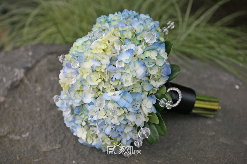 buchet de mireasa hortensie