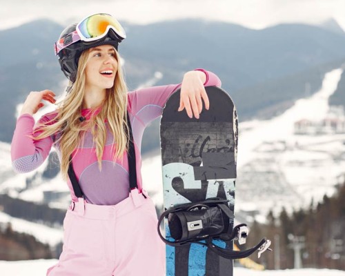 Cum să alegi o geacă bună de snowboard pentru femei?